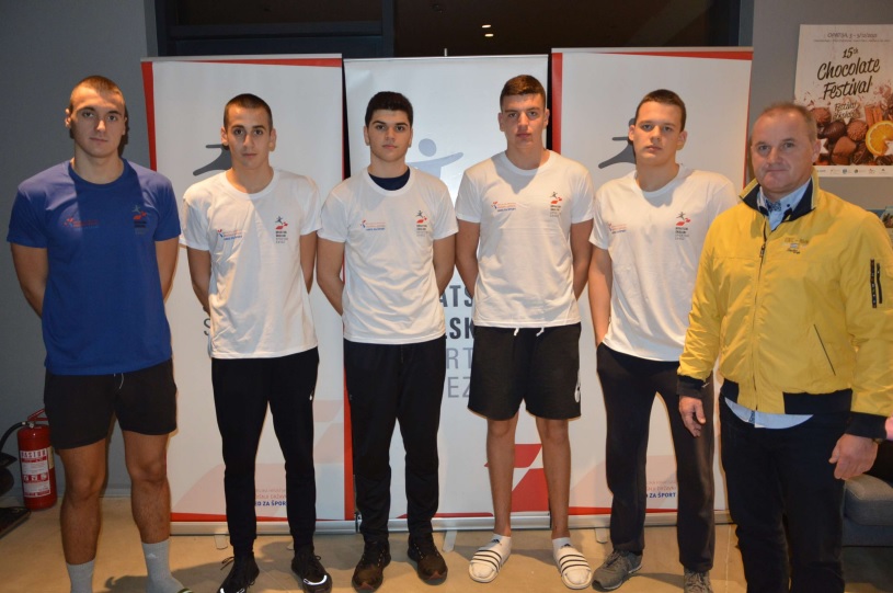 U Rijeci na završnom natjecanju školskih sportskih društava u plivanju