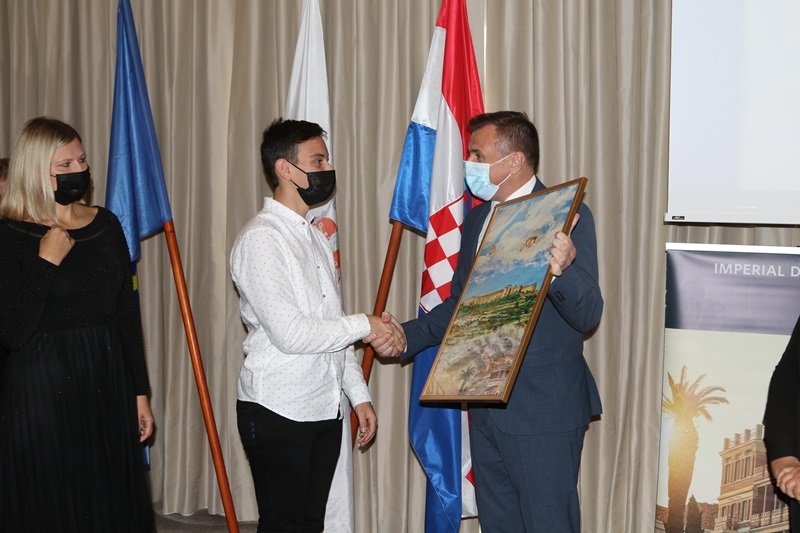 PRVI PUT DODIJELJENO PRIZNANJE IMPERIAL TRAJNI, ŽIVI SPOMEN NA POGINULU DJECU DOMOVINSKOG RATA