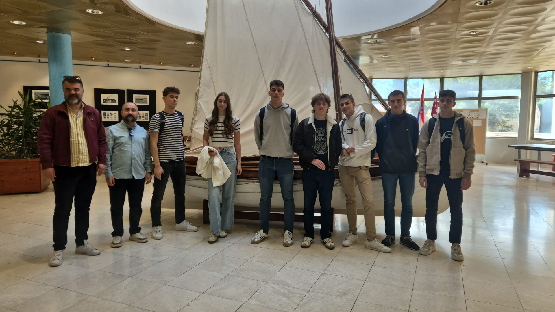 Gimnazijalci isprobali simulator vožnje broda